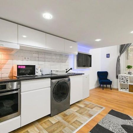 Lovely Studio Flat In Damjanich Street - Leonard بودابست المظهر الخارجي الصورة