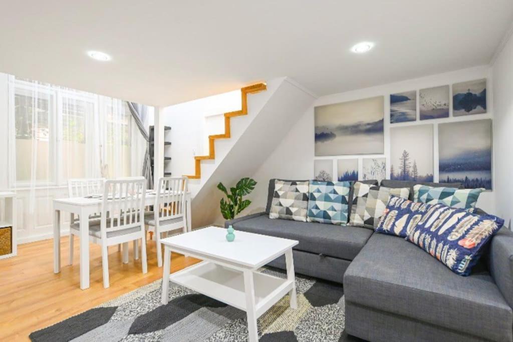 Lovely Studio Flat In Damjanich Street - Leonard بودابست المظهر الخارجي الصورة